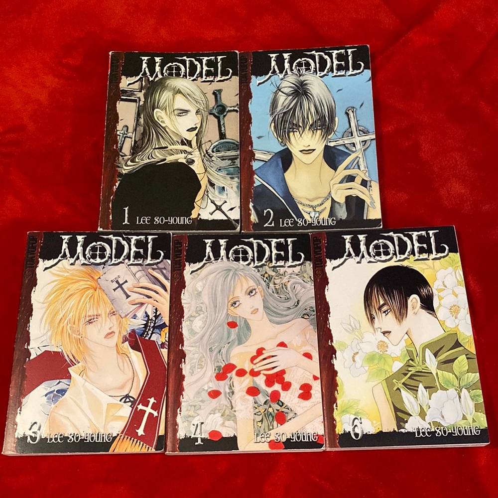 5 Vintage “Model” by Lee So-Young Manga Novels